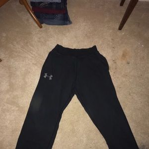“Loose” black under armor sweatpants
